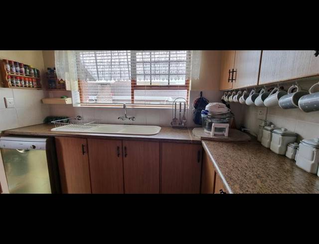 3 BEDROOM HOUSE FOR SALE IN FRAAIUITSIG